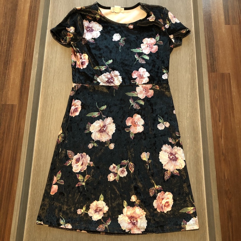 Ivy and Main Girls Dress